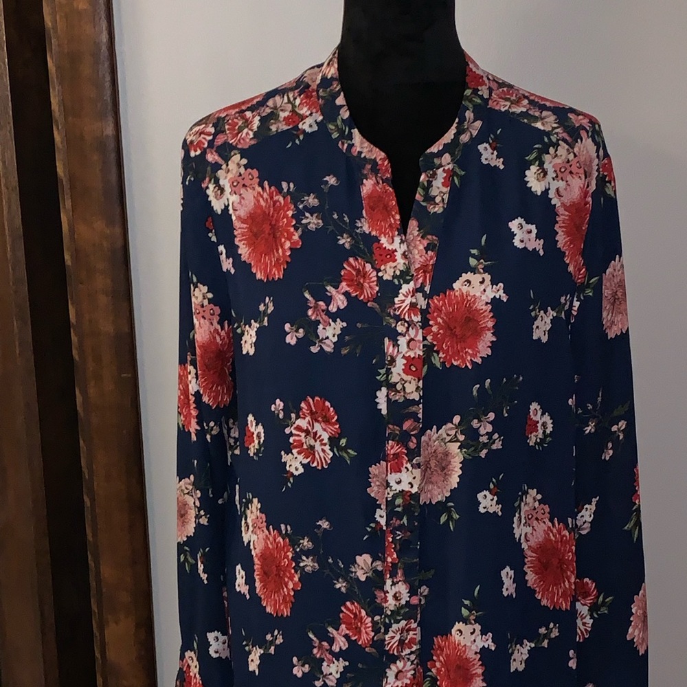 Kut from the Kloth Floral button up blouse